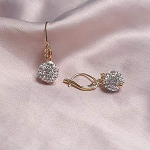 Beautiful crystal stone bathed 4 times in 18 k gold